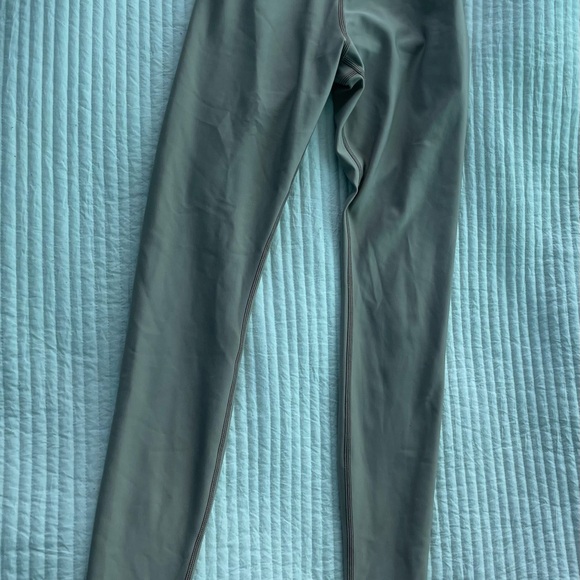 ALO Yoga Tan Leggings - Picture 9 of 9